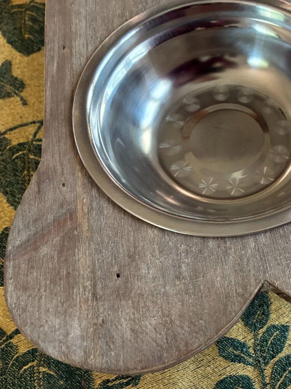Food bowls in wooden bone-shaped stand. NWT